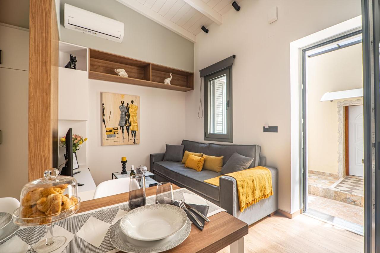 Antigone'S Lux Home 10Mins Walk To Beach, Old Town, City Hanya Dış mekan fotoğraf